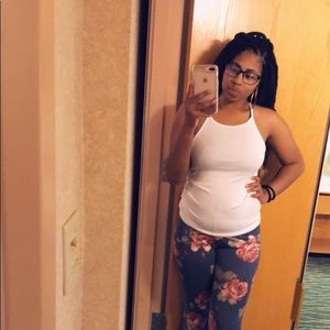 Meet your Posher, Tia